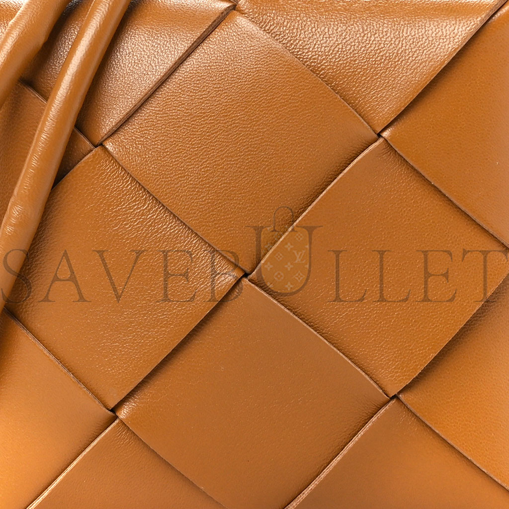 bo*te*ga Ve*ne*ta lambskin maxi intrecciato mini cassette camera bag acorn (15*15*7cm)