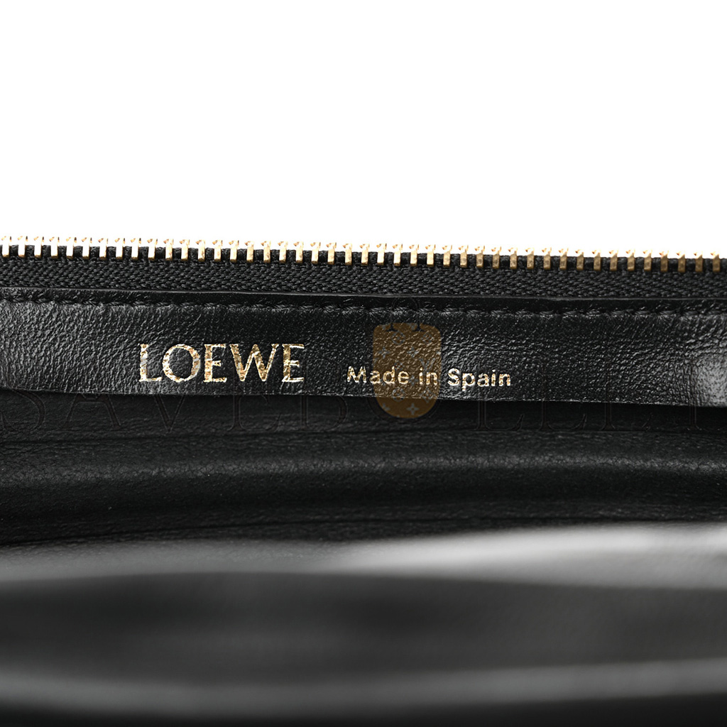 l*ew* lambskin pleated bracelet pouch shoulder bag black (25*9*9cm)