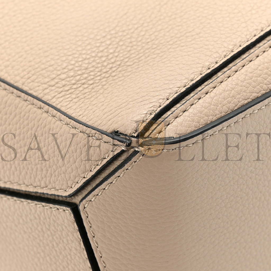l*ew* grained calfskin small puzzle bag sand (24*16.5*10.5cm)