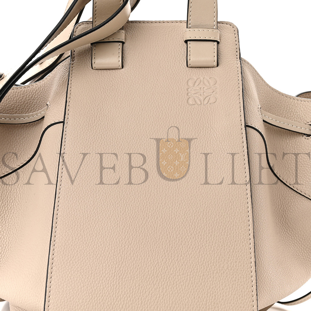 l*ew* grained calfskin small hammock shoulder bag sand (30*25*13.5cm)