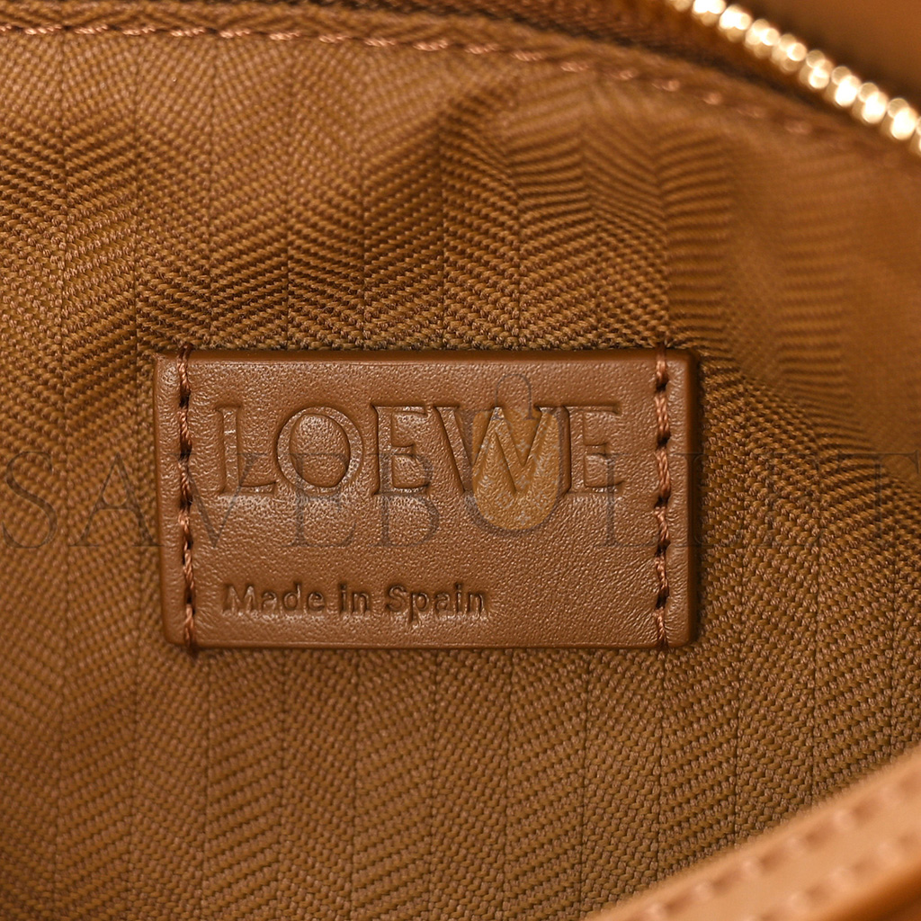 l*ew* satin calfskin monochrome small puzzle edge bag pale oak (24*16.5*10.5cm)