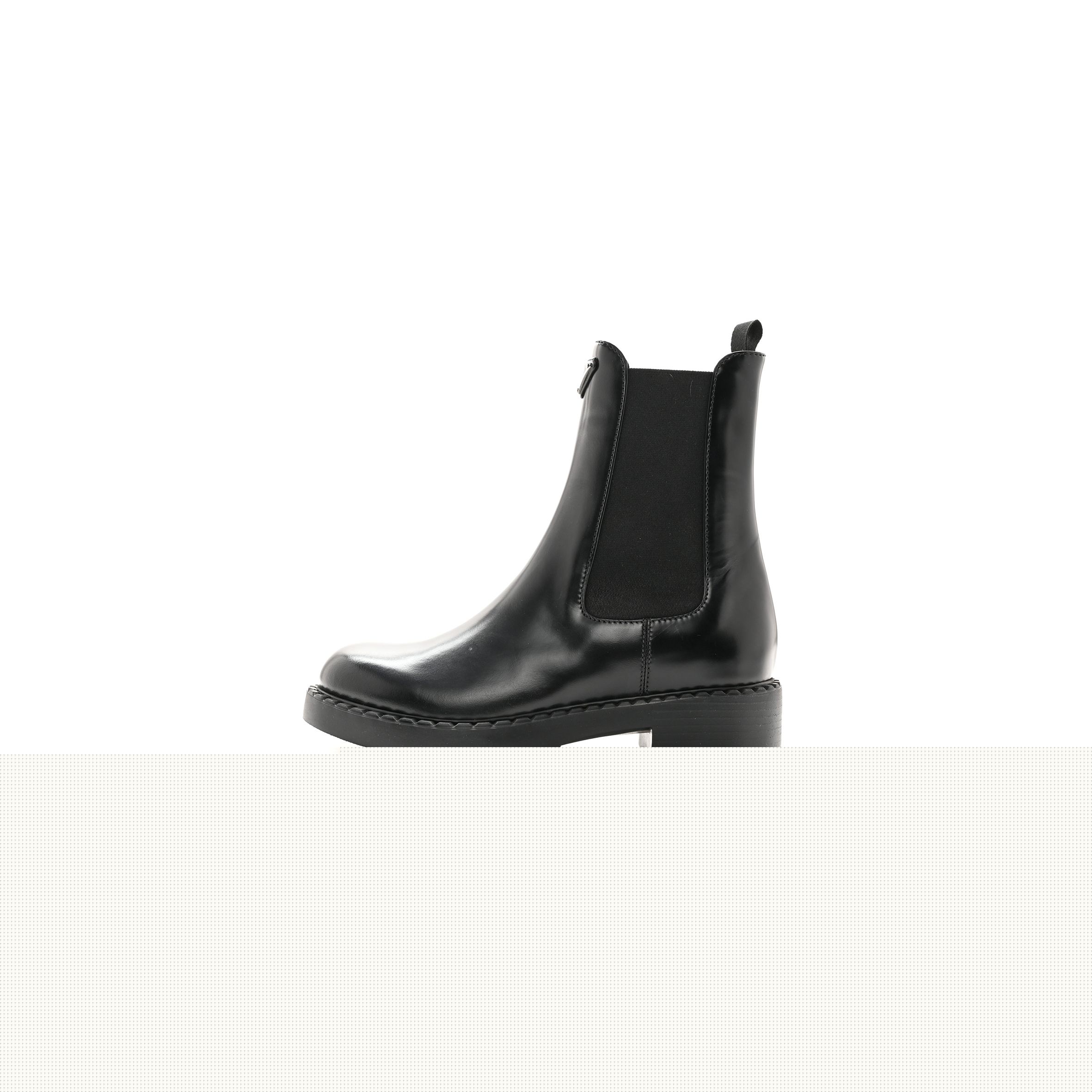 Pra*a spazzolato metal triangle logo 50mm chelsea boots 38 black
