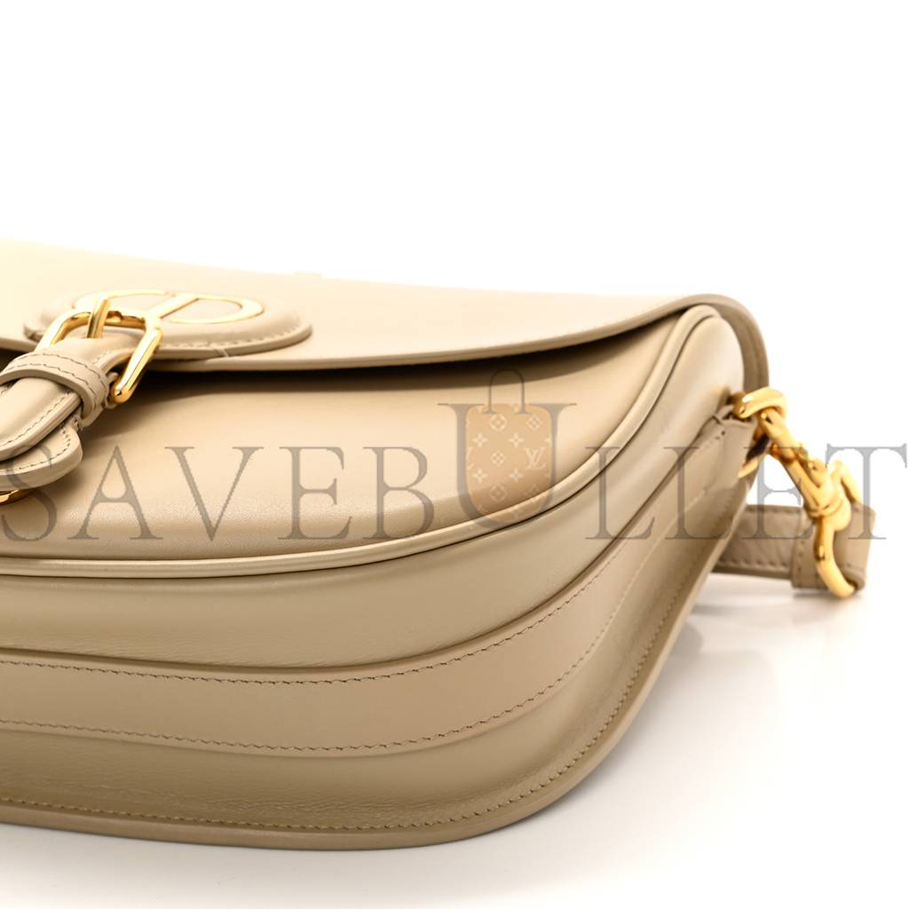 D*or box calfskin medium bobby flap beige (22*17*6.4cm)